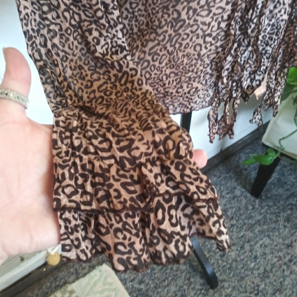Animal Print Ruffled Blouse - Picture 5 of 8